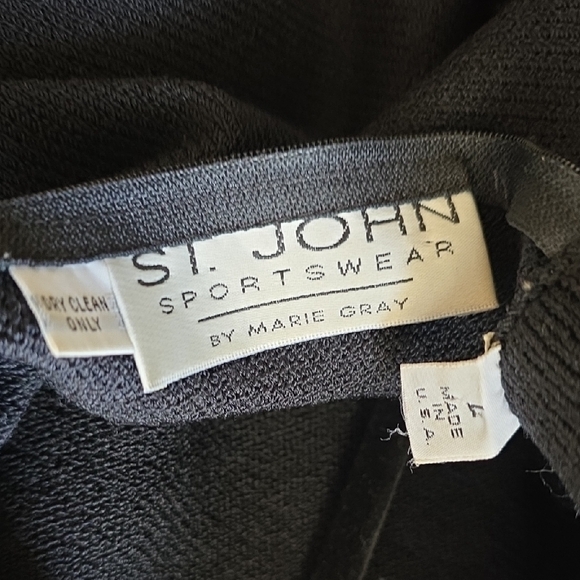 St. John Classic Vintage Black Mock neck Zip Sweater Size Large - Picture 2 of 11